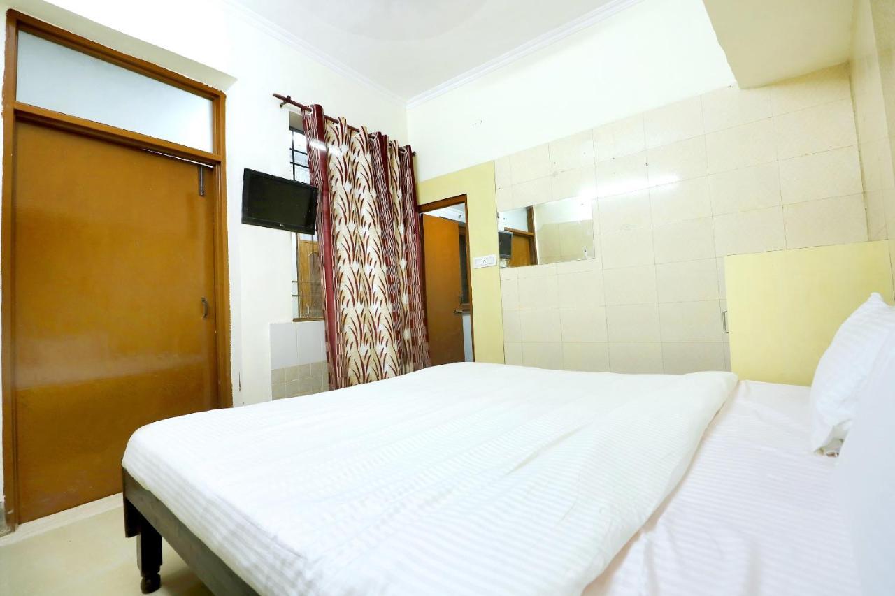 Spot On 44679 Hotel Samrat Sohāna Dış mekan fotoğraf