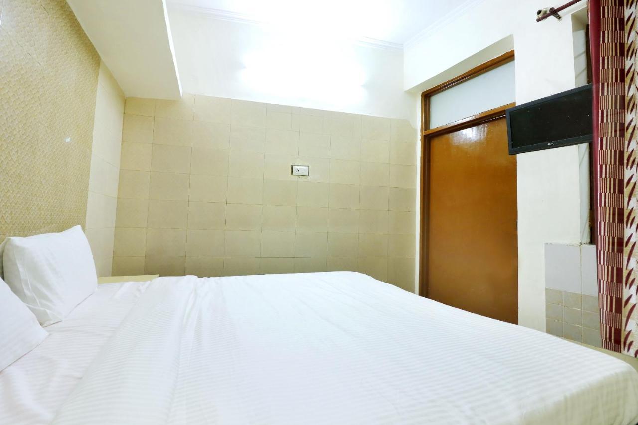 Spot On 44679 Hotel Samrat Sohāna Dış mekan fotoğraf
