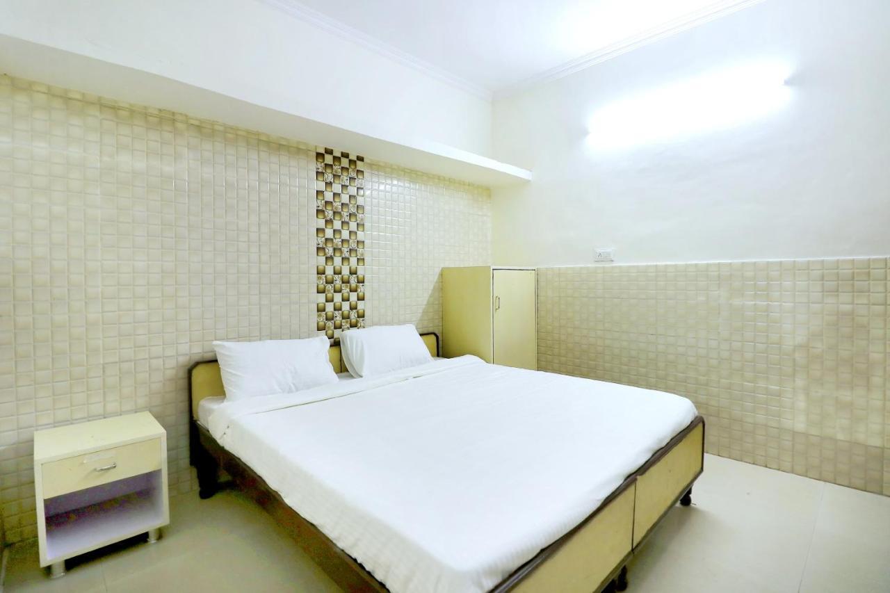 Spot On 44679 Hotel Samrat Sohāna Dış mekan fotoğraf