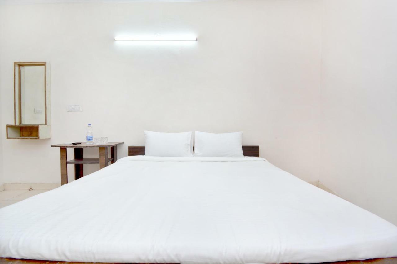 Spot On 44679 Hotel Samrat Sohāna Dış mekan fotoğraf